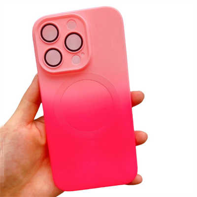 Fabricante accesorios móviles primera fundas color degradado magsafe iPhone 15