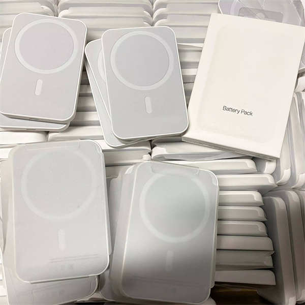 Magsafe Battery Pack iphone pwer bank.jpg