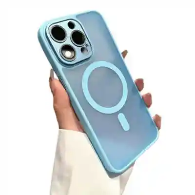 Vente en gros accessoires téléphone Coque Magsafe souple et mat iphone 15