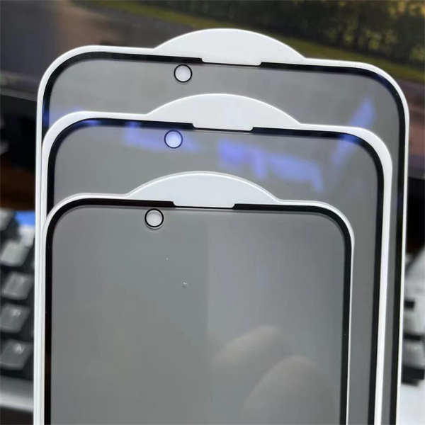 iPhone 13 privacy tempered glass.jpg